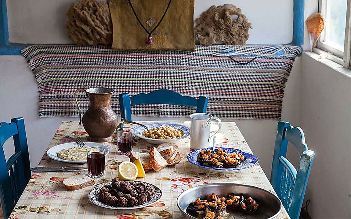 A Greek table on a fasting day